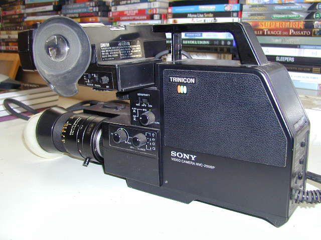 VIDEO CAMERA VINTAGE SONY BETAMAX TRINICON HVC 2000P  