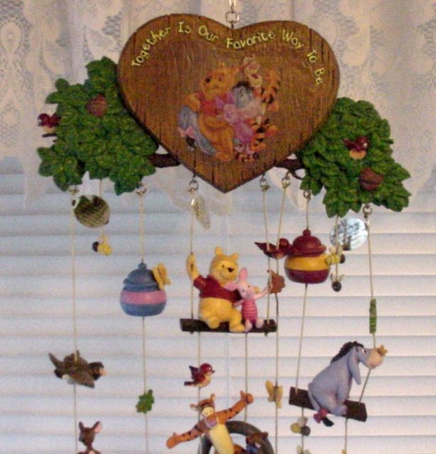 Bradford/Winnie The Pooh   HEARTSTRINGS CLASSIC MOBILE  