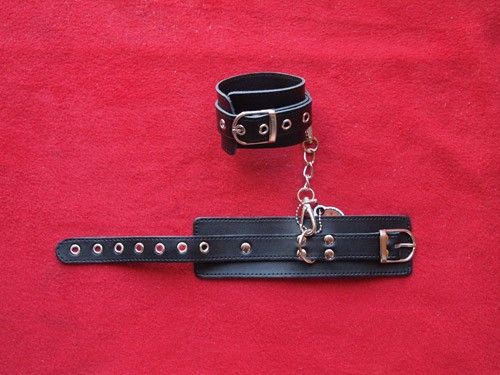 Thick Real Leather Wrist Restraints Soft Hand Cuff H408  