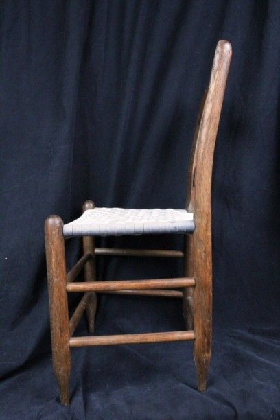 L122 ANTIQUE SHAKER MINIATURE CHAIR CHILDRENS CHAIR  