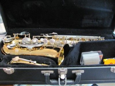  VITO ALTO SAXOPHONE W/HARD CASE  