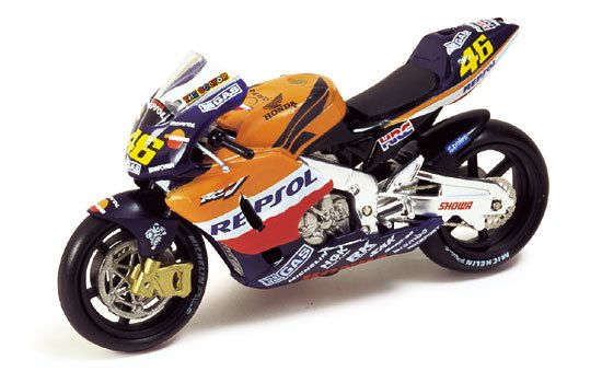 24 HONDA NSR 500 VALENTINO ROSSI 2002 CHAMP  