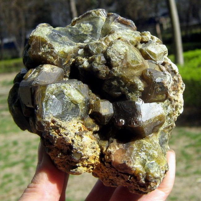 Hydro Grossular Garnet Crystal Specimen gacn9ie0285  