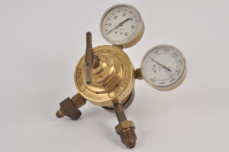 Victor Equipment Company Compressed Gas Regulator VTS 402 B  