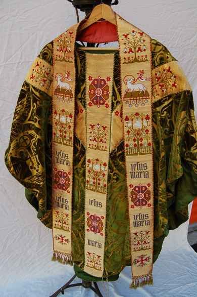 Classic Green Vestment set, Chasuble, Cope, chalice v  