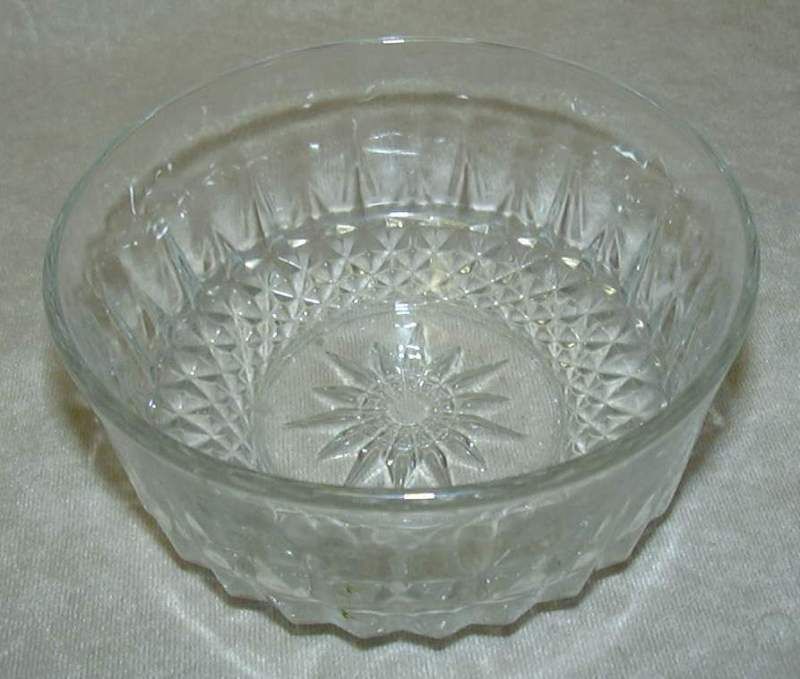 Vintage Arcoroc France Diamond Press/Cut Crystal Bowl 4 7/8 inch 