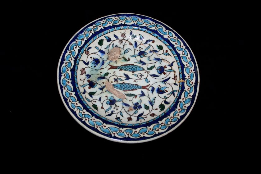 OLD OTTOMAN EARLY KUTAHYA CERAMIC DISH WITH FISH PATTERN  