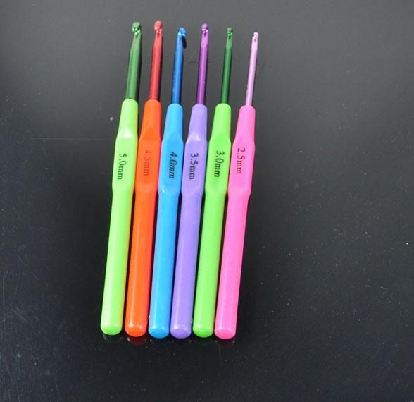 Aluminum crochet hooks with plastic handle 6pc 2.5 5.0m  