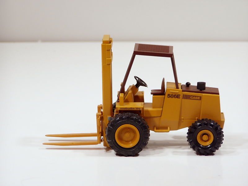 Case 586E Forklift   1/35   Conrad #2993   N.MIB  