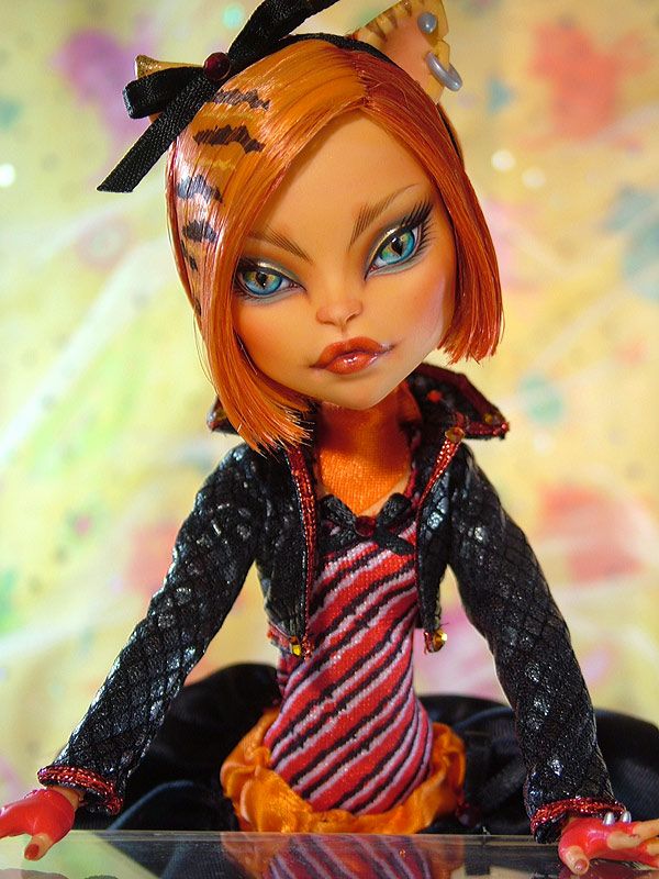 Monster High Toralei Repaint NAREESE by Karen Kay~  