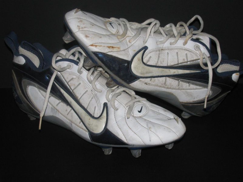 Denver Broncos QB JAKE PLUMMER #16 Signed Cleats  