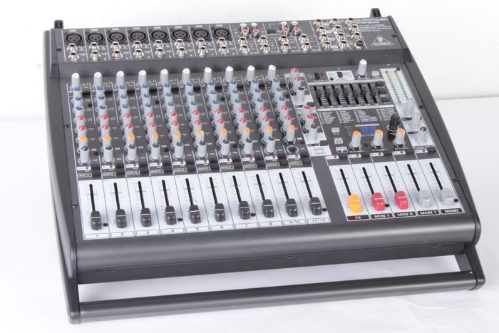 Behringer EUROPOWER P000 12 Channel Powered Mixer P000 