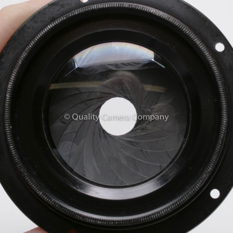   190mm (7.5in) f/4.5 Enlarging Lens   20 blade diaphragm  