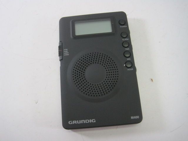 GRUNDIG M400 SHORTWAVE RADIO  